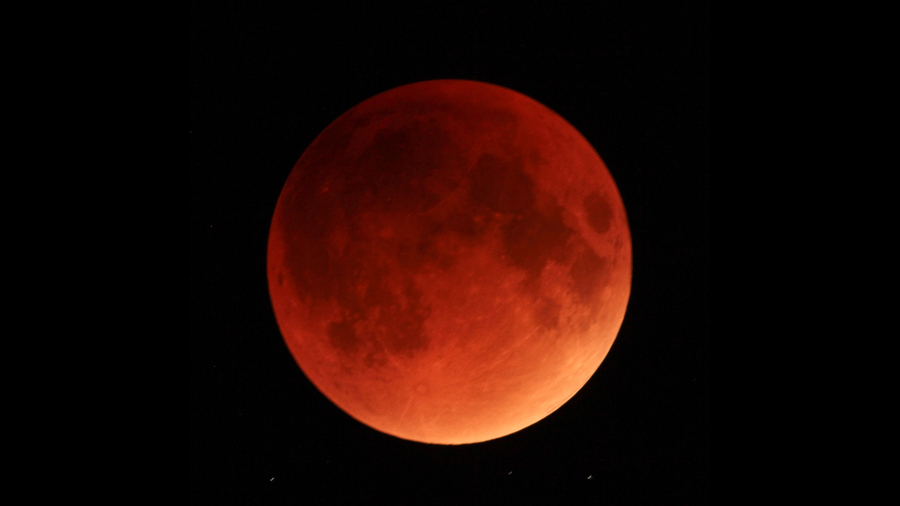 Blood SuperMoon 2025 glowing red during total lunar eclipse